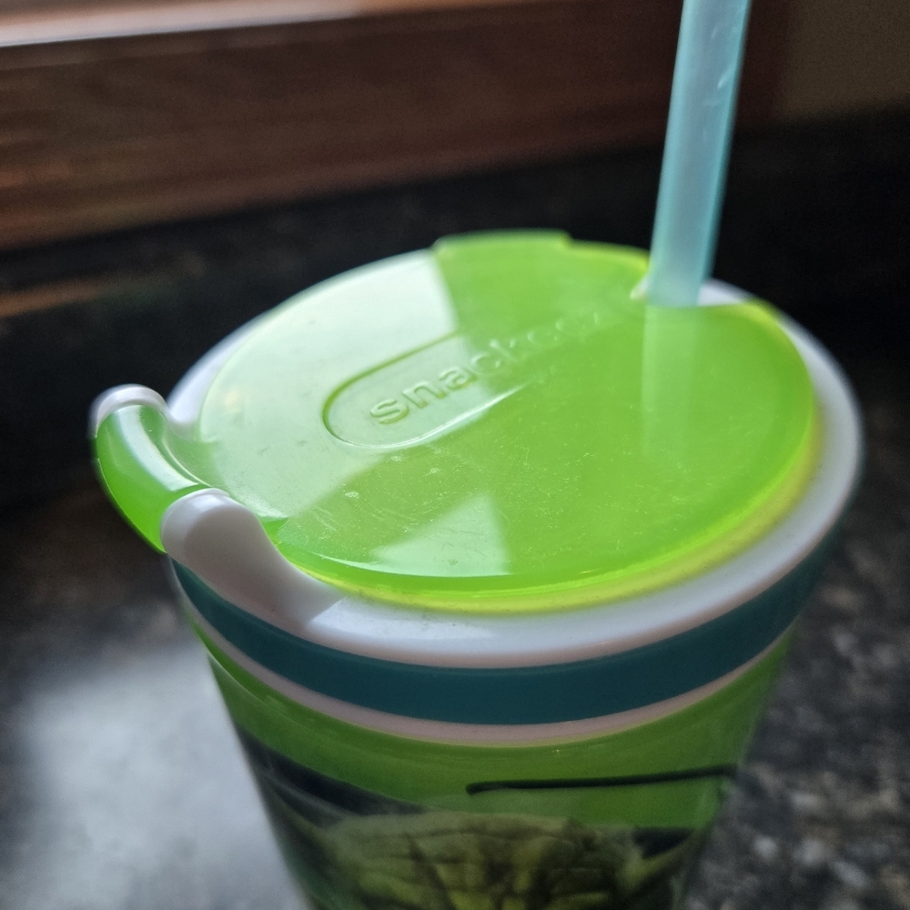 Green Yoda Tumbler with Straw - Picture 3 of 14